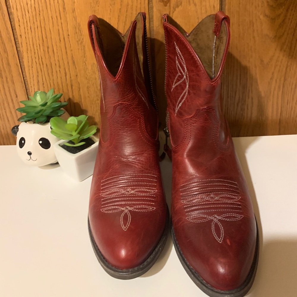 Women’s Red Cowboy Boots